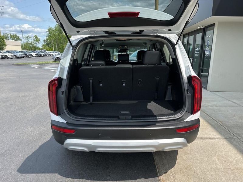 2022 Kia Telluride LXImage 19