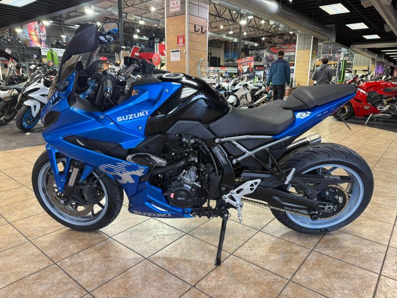 Used 2024 Suzuki GSX-8R Image 2