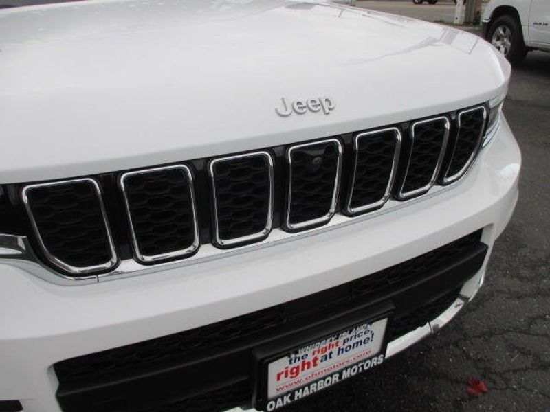 Used 2024 Jeep Grand Cherokee L LimitedImage 4
