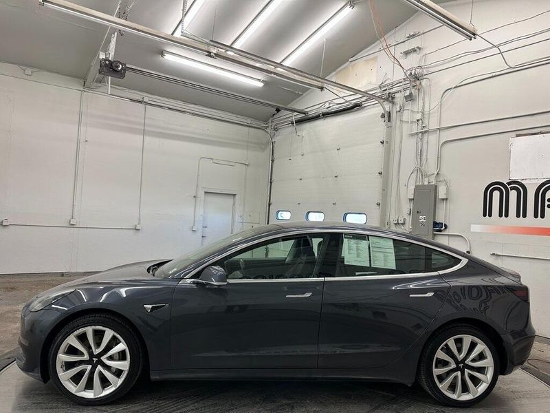 2018 Tesla Model 3 Long RangeImage 12