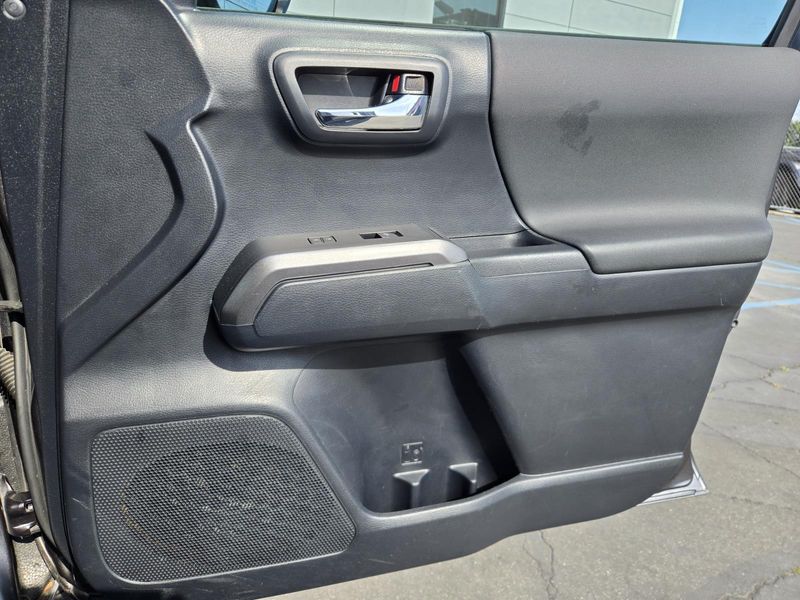 Used 2019 Toyota Tacoma TRD Off Road Double Cab 5' Bed V6 AT (Natl)