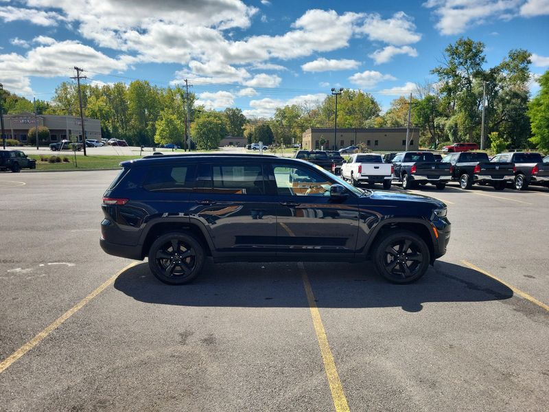 Used 2024 Jeep Grand Cherokee L LimitedImage 14
