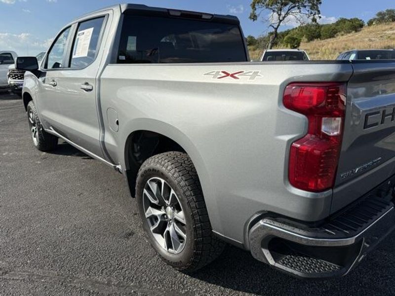 2023 Chevrolet Silverado 1500 LT photo 17