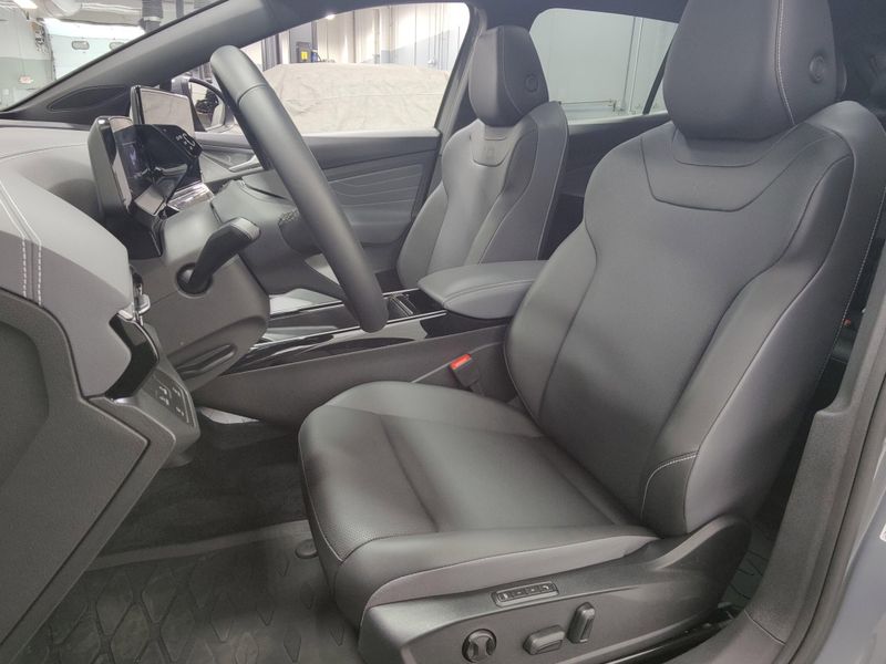 2024 Volkswagen ID.4 S w/Glass RoofImage 16