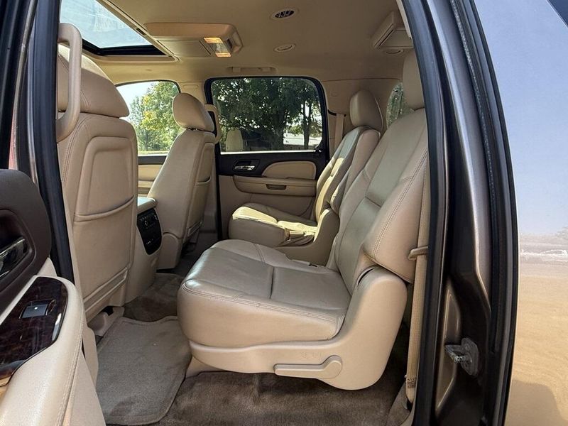 2013 Gmc Yukon XL 1500 Denali photo 10