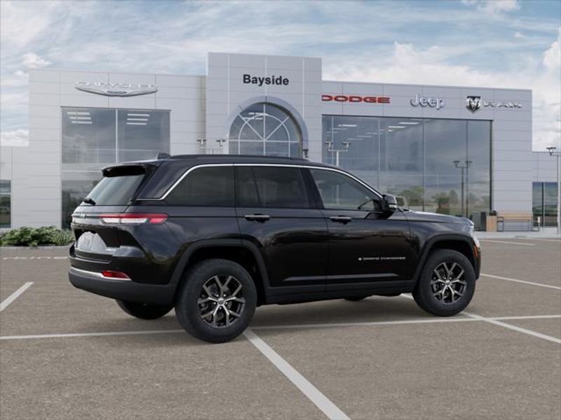2025 Jeep Grand Cherokee Limited photo 4