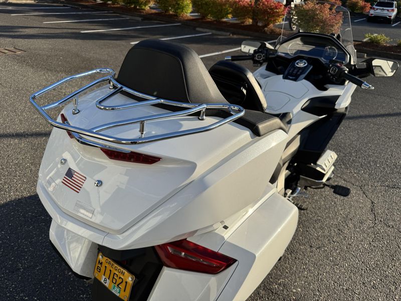 2018 Honda Gold Wing Tour - PEARL WHITE - WITH TRAVEL TRAILER 