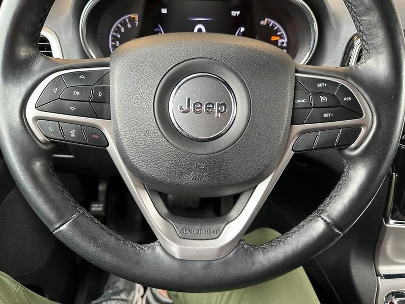 2021 Jeep Grand Cherokee Laredo XImage 3