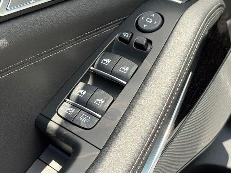New 2027 BMW X7 xDrive40iImage 14