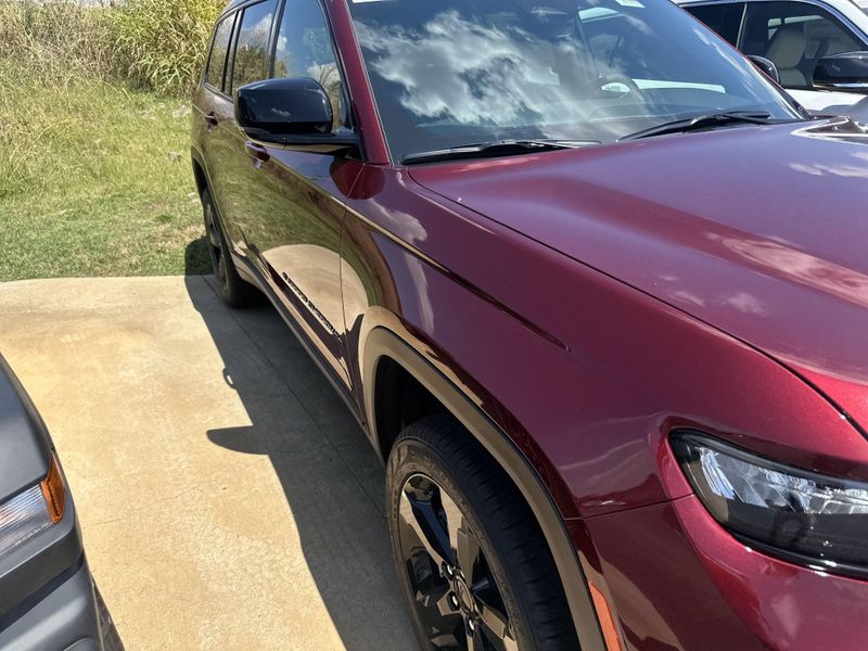 New 2025 Jeep Grand Cherokee L Limited 4x4Image 4