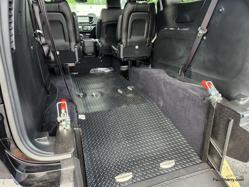 Used 2026 Chrysler Pacifica Select