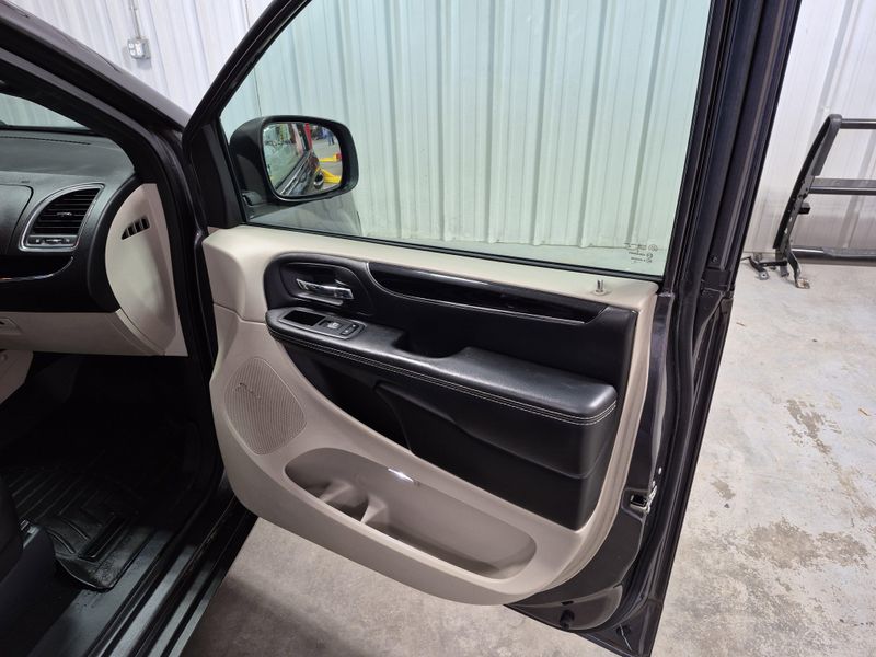 2019 Dodge Grand Caravan SXTImage 13