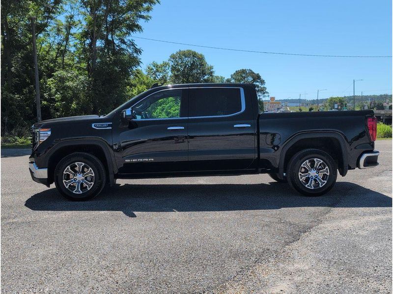 Used 2025 GMC Sierra 1500 SLTImage 2