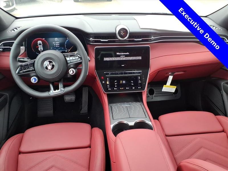 New 2025 Maserati Grecale Image 13