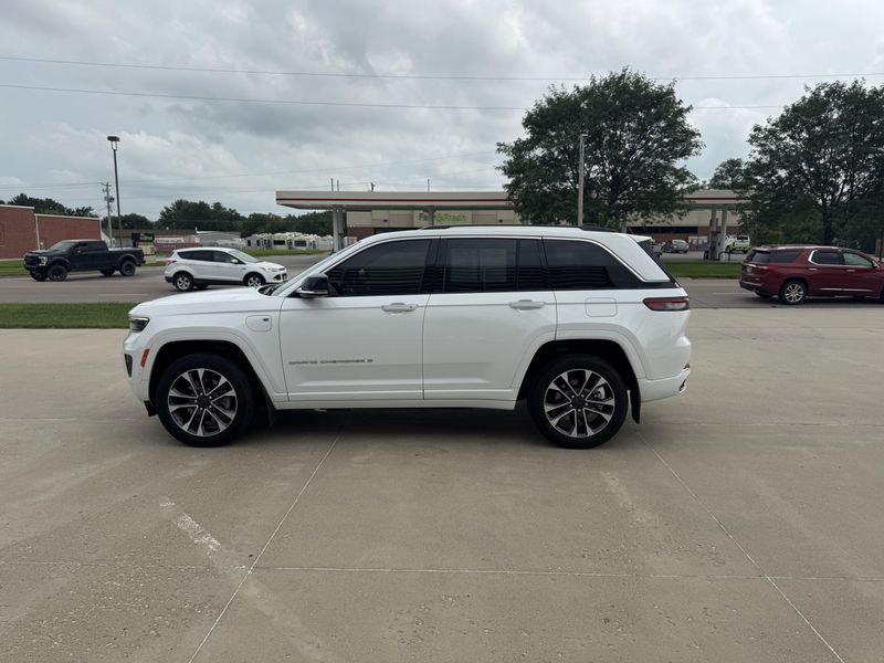 Used 2022 Jeep Grand Cherokee 4xe OverlandImage 5