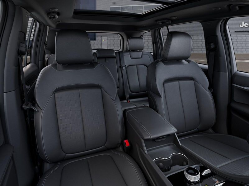 New 2026 Jeep Grand Cherokee Limited Reserve 4x4Image 16