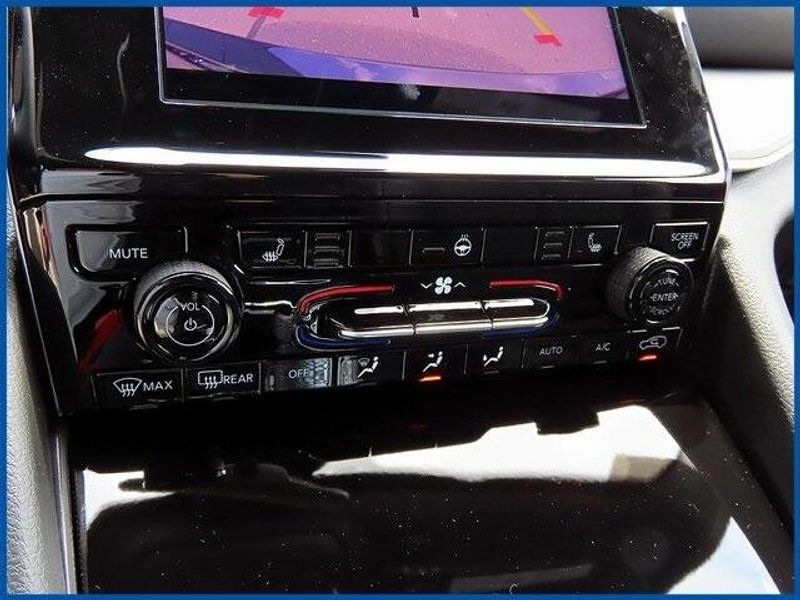 New 2025 Jeep Grand Cherokee Altitude XImage 18