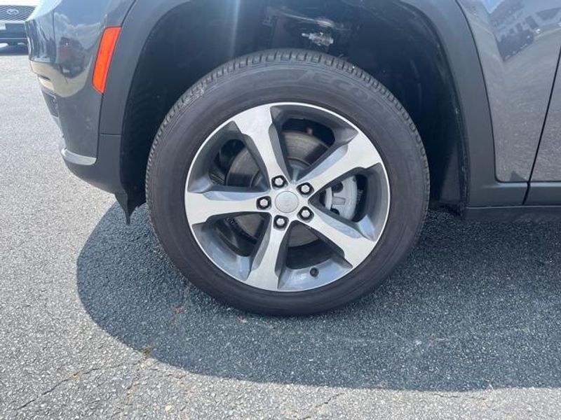 2025 Jeep Grand Cherokee L Limited 4x4