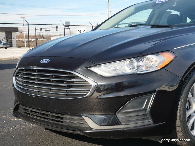2020 Ford Fusion SE in a Agate Black Metallic exterior color and Ebonyinterior. Paul Sherry Chrysler Dodge Jeep RAM (937) 749-7061 sherrychrysler.net 