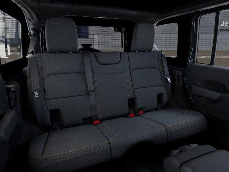 Jeep Wrangler 4xE Image 15