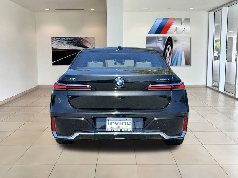 2023 BMW i7 xDrive60Image 9