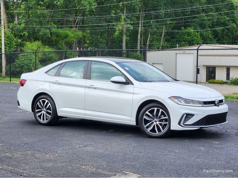 Used 2025 Volkswagen Jetta SE