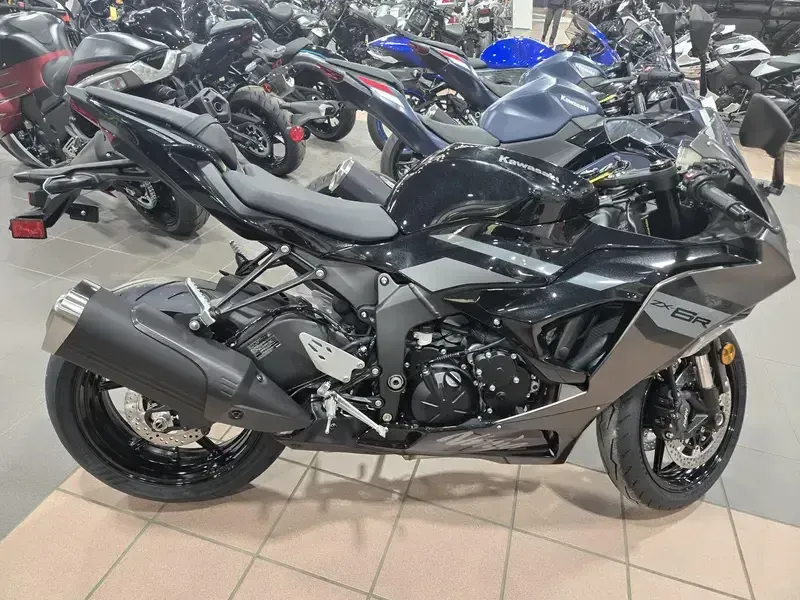 NEW 2026 KAWASAKI NINJA ZX-6R ABS Image 2