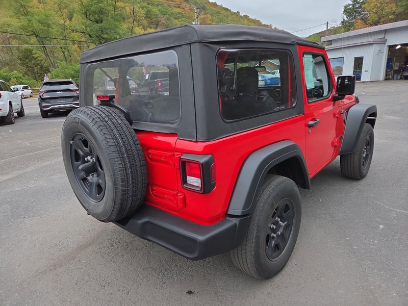 2022 Jeep Wrangler Sport photo 3