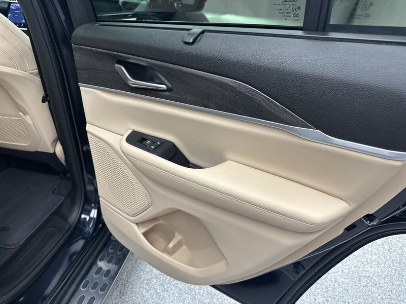 Used 2024 Jeep Grand Cherokee LimitedImage 22