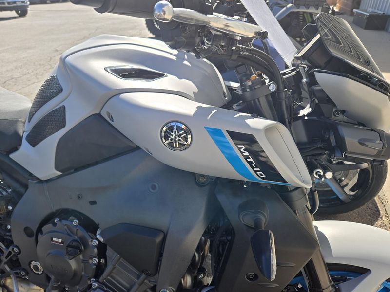 USED 2025 YAMAHA MT10 Image 11