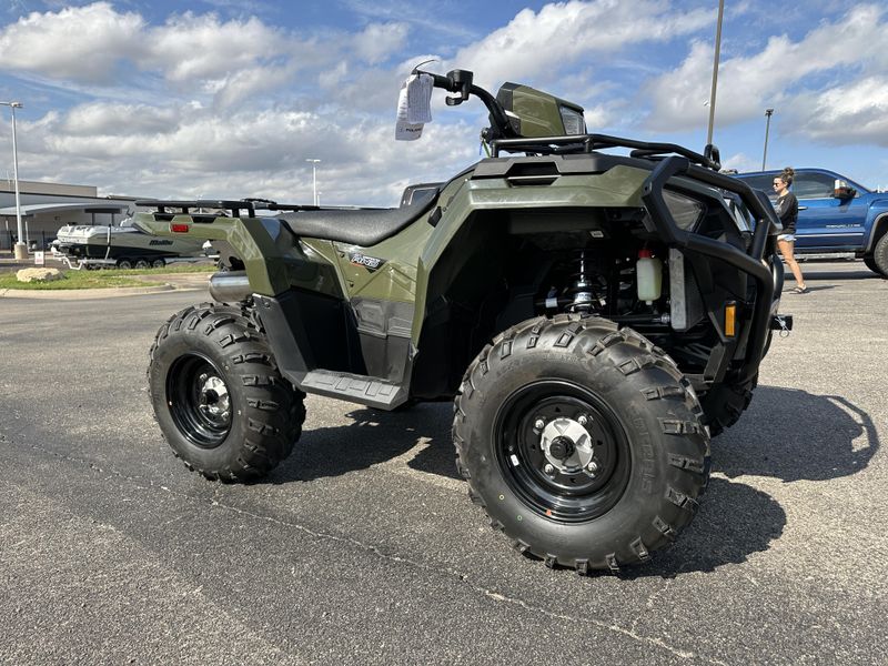 2025 POLARIS SPORTSMAN 450 HO UTILITY SAGE GREEN in a SAGE GREEN exterior color. Family PowerSports (877) 886-1997 familypowersports.com 