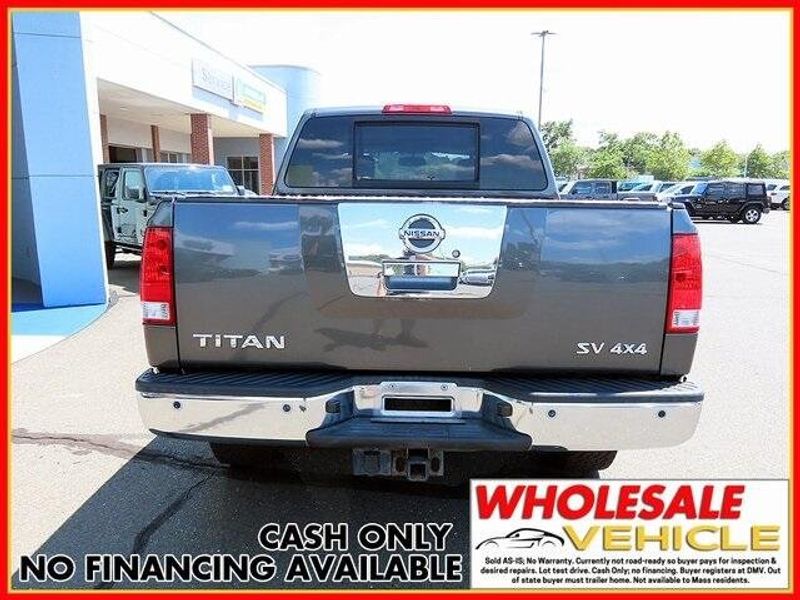 Used 2011 Nissan Titan SVImage 6