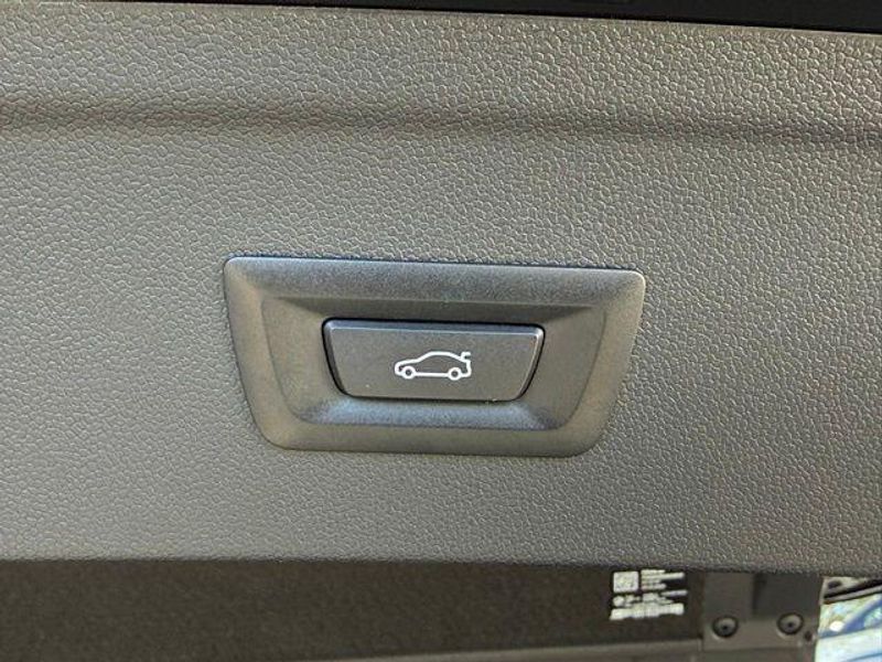 Used 2026 BMW iX xDrive45Image 17