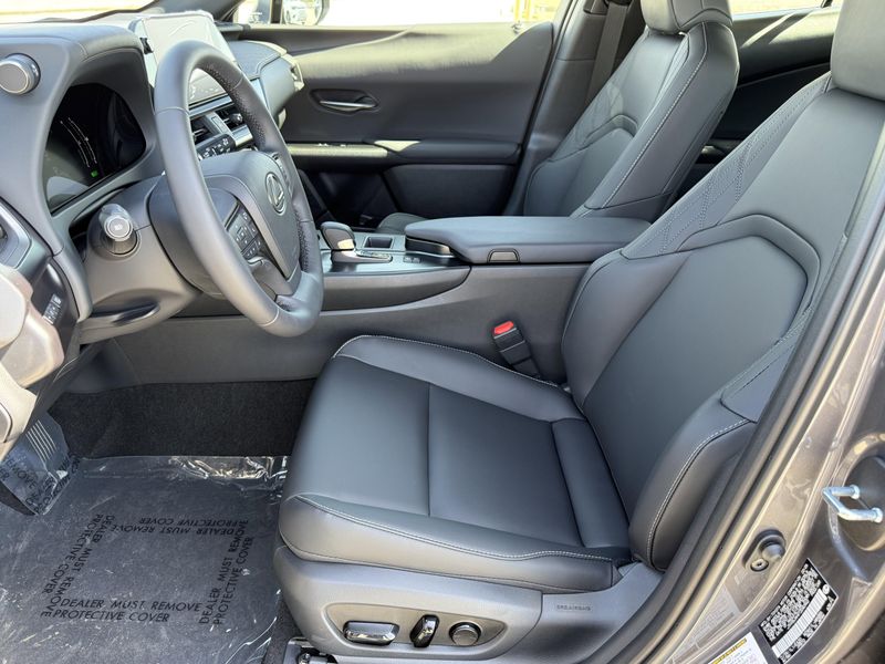 New 2026 Lexus UX 300hImage 18
