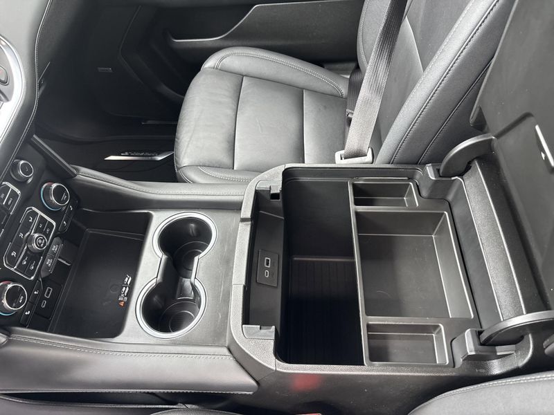 Used 2022 Chevrolet Suburban Z71Image 37