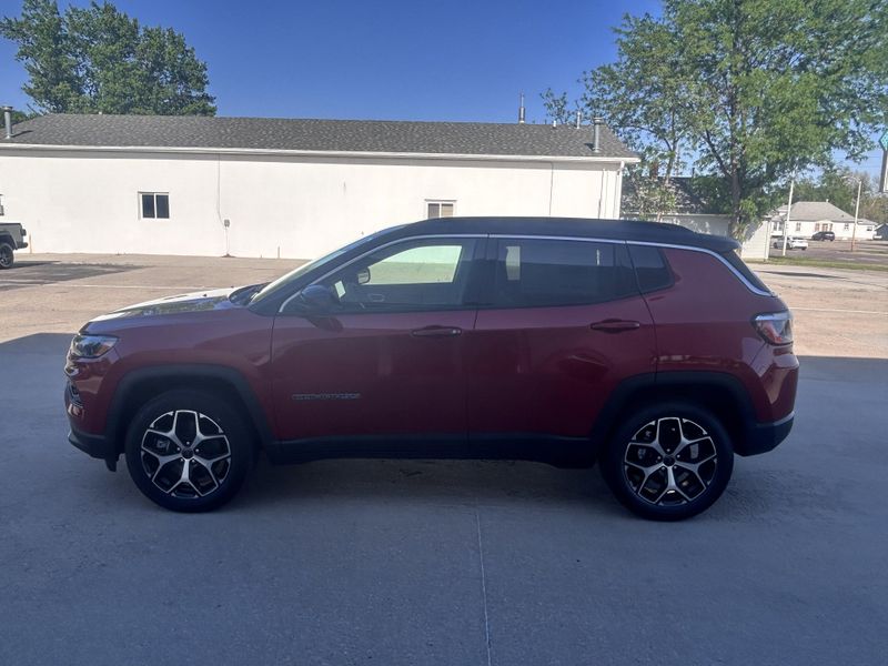 2025 Jeep Compass LimitedImage 5