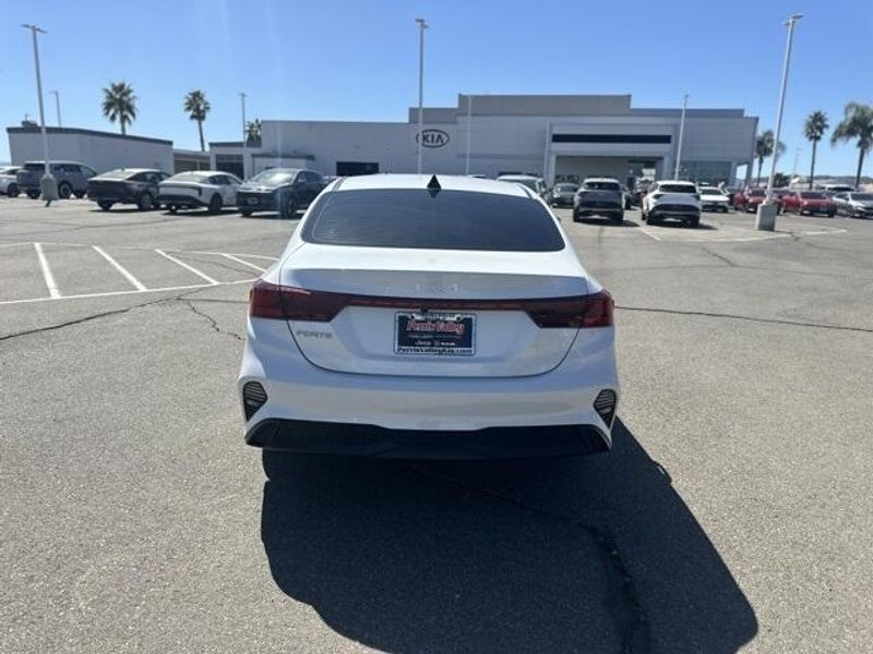 Used 2023 Kia Forte LXSImage 4