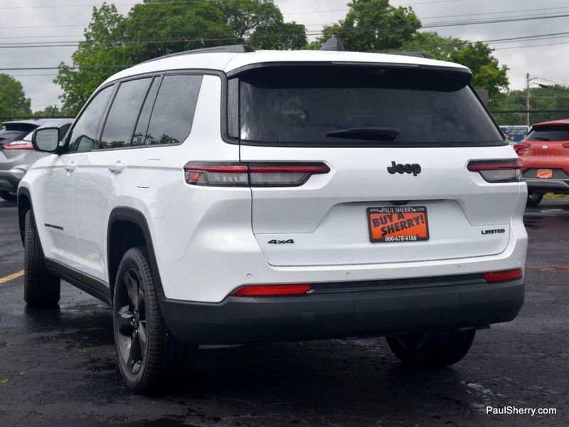 2025 Jeep Grand Cherokee L Limited 4x4Image 12