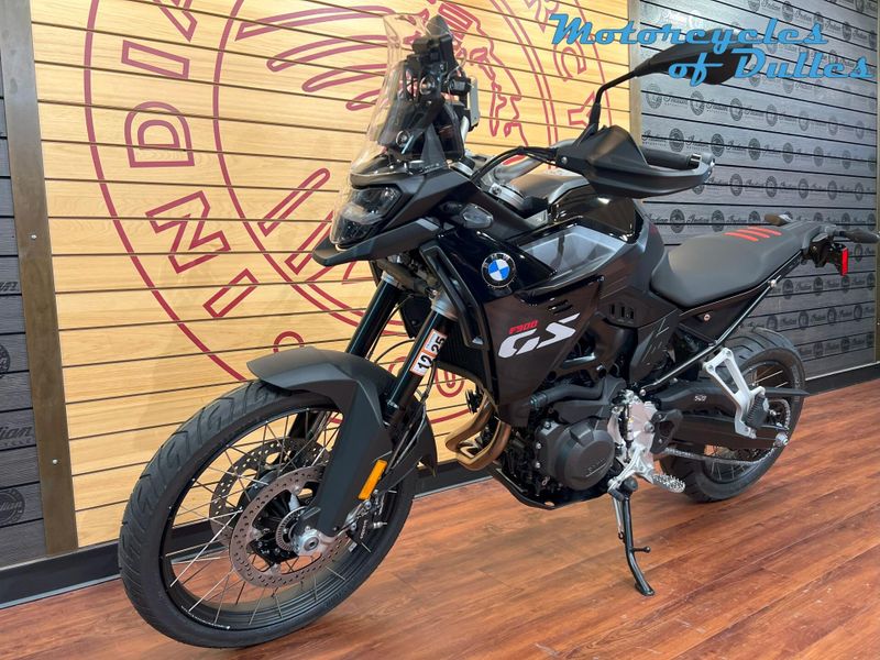 2025 BMW F900GS Image 3