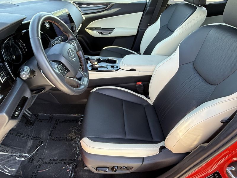 2024 Lexus NX 250Image 19