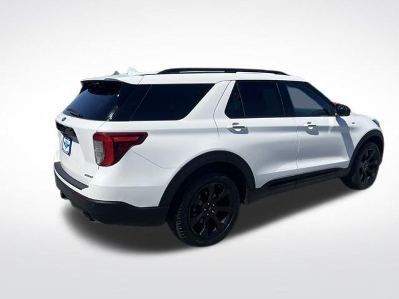 2022 Ford Explorer ST-Line