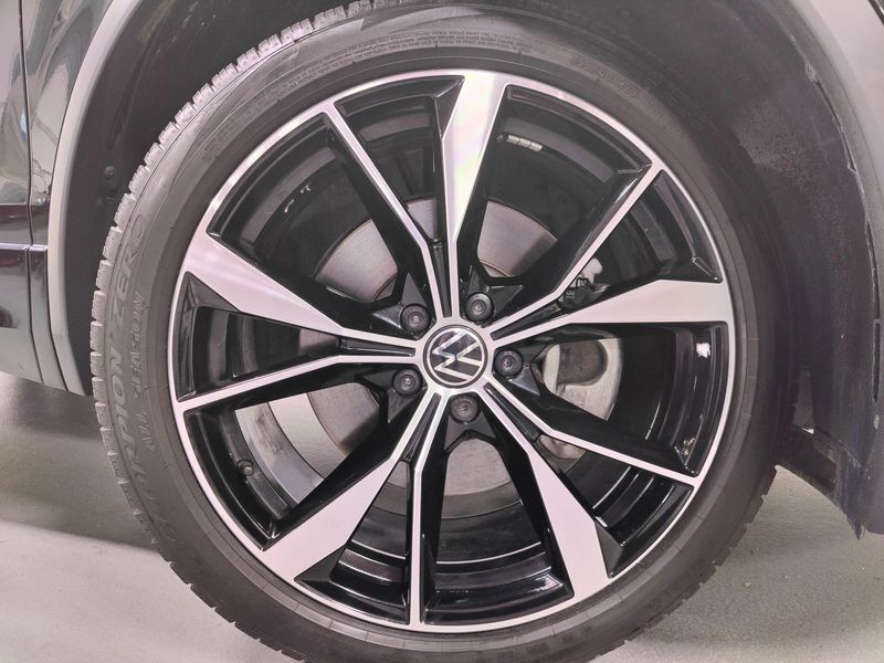 Used 2024 Volkswagen Tiguan AWD SEL R-Line w/Sunroof/NavImage 32