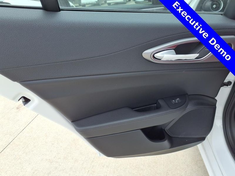 New 2025 Alfa Romeo Giulia RwdImage 16