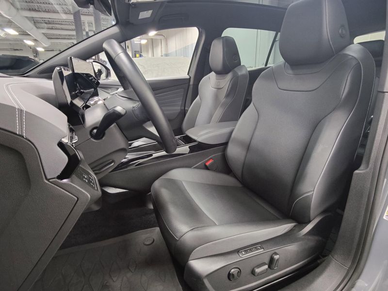 2023 Volkswagen ID.4 Pro S AWD 82kW w/Glass RoofImage 16