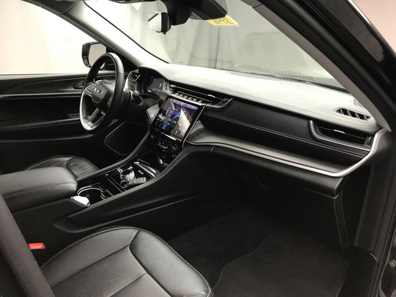 Used 2022 Jeep Grand Cherokee LimitedImage 24