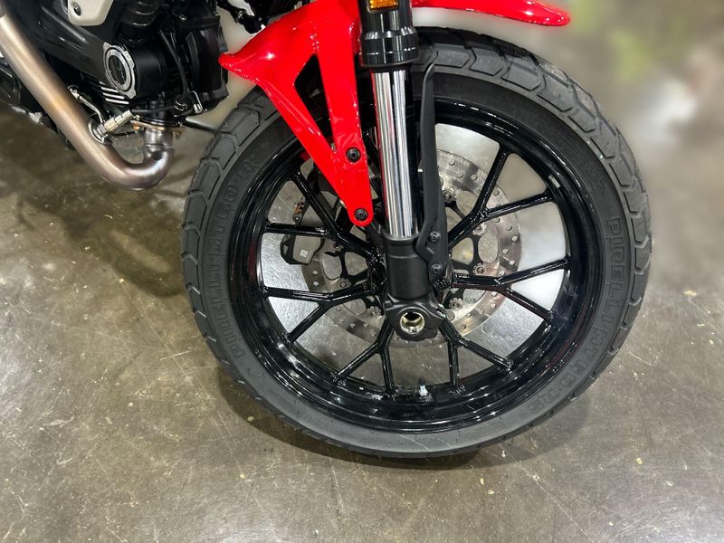 New 2025 Ducati SCRAMBLER 800 ICON Image 18