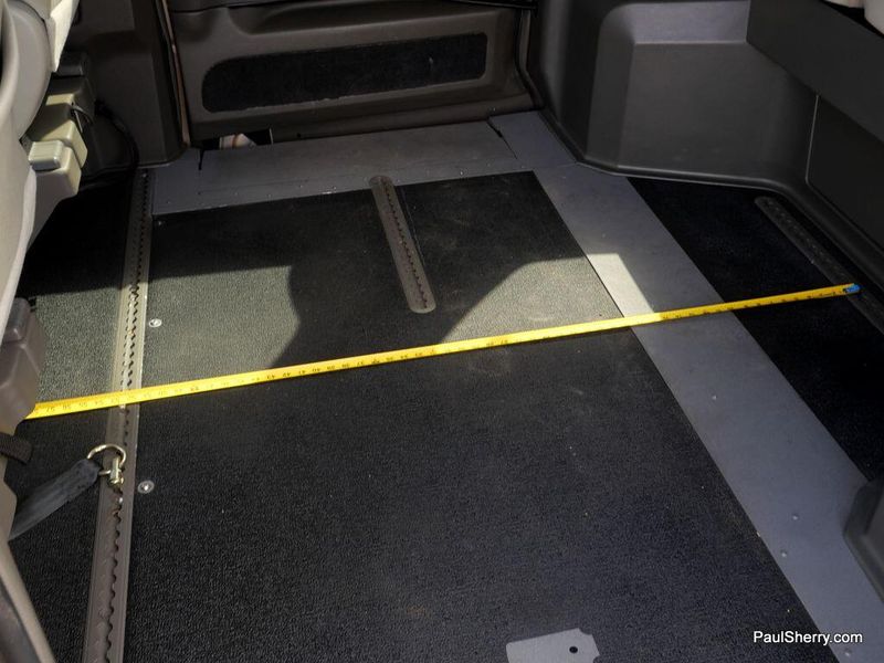 2014 Toyota Sienna XLEImage 15