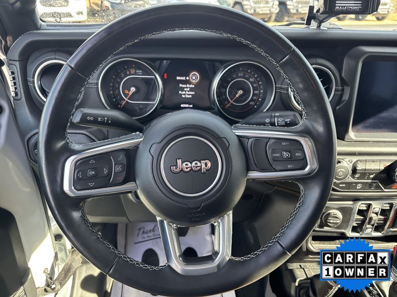 Used 2022 Jeep Gladiator OverlandImage 24