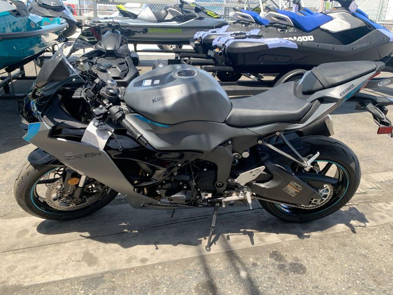 2025 Kawasaki NINJA ZX-6R ABS Image 12