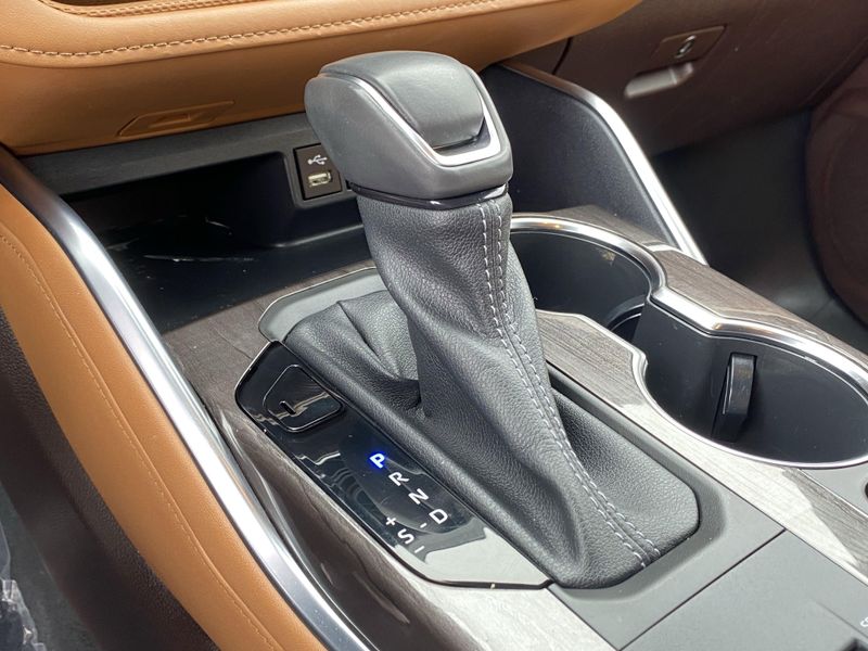 2022 Toyota Highlander PlatinumImage 25